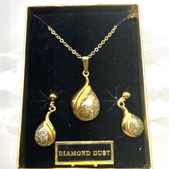 Beverly Hills Jewelry - Ronte Beverly Hills Genuine Diamond Dust Golden Necklace & Clip Earrings Vintage